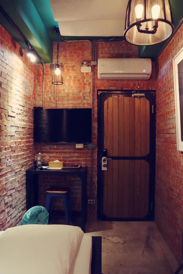 Travel Charger Hostel Hualien Exterior foto