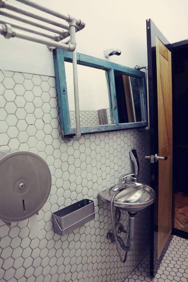 Travel Charger Hostel Hualien Exterior foto